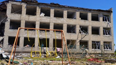 Ponad 1300 szkół w Ukrainie zniszczyły rosyjskie bomby i tylko jedna trzecia uczniów bezpiecznie chodzi na lekcje, podaje UNICEF