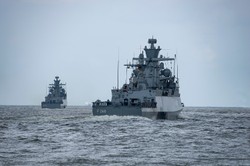 Okręty wojenne płyną w kierunku Bałtyku. NATO wysyła sygnał do Rosji