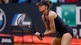 Linette w ćwierćfinale turnieju w Strasburgu. Wściekła Sramkova rzuciła rakietą o kort