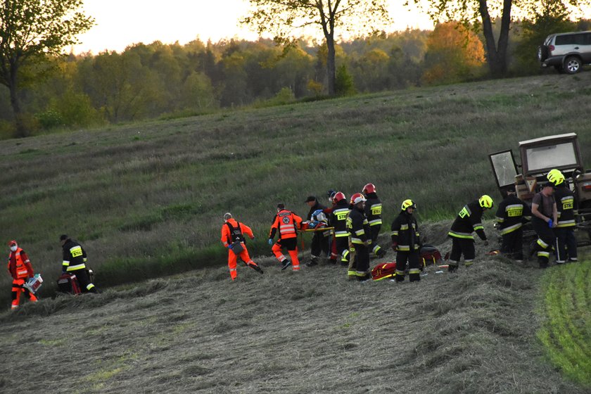 2-latek wypadł z ciągnika wprost pod koła. Przekazano tragiczne wieści