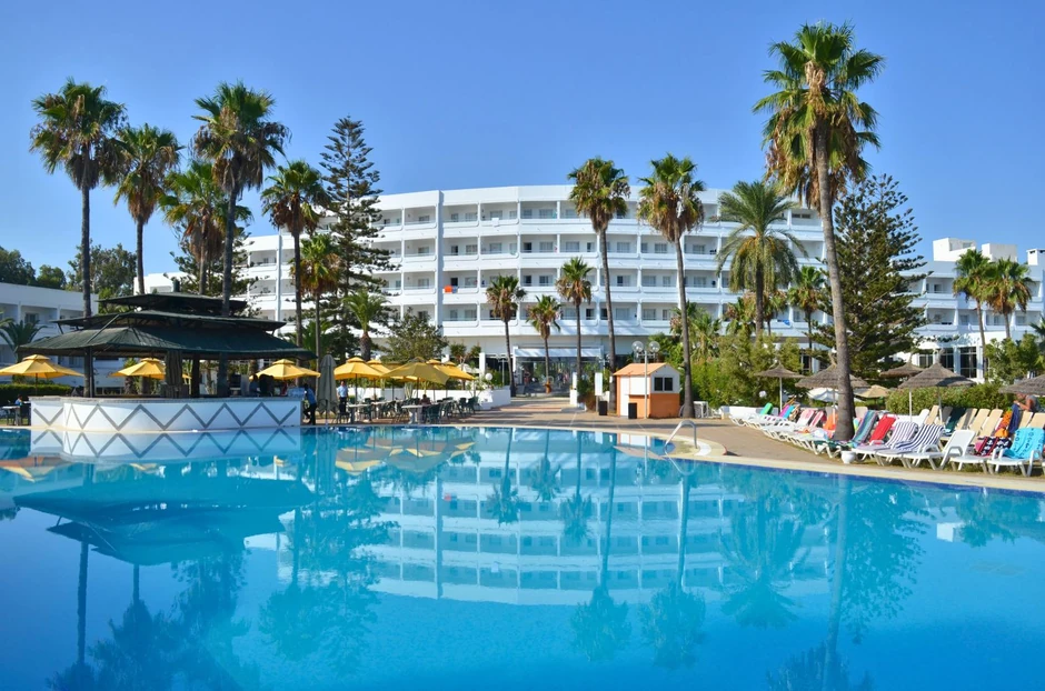  Club Tropicana