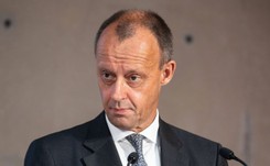 Merz bardziej popularny od protegowanej Merkel. Poparcie dla Kramp-Karrenbauer spada [SONDAŻ]