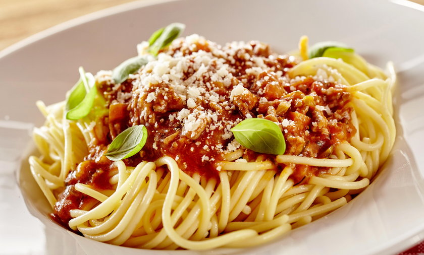 Spaghetti bolognese przepis na włoski makaron