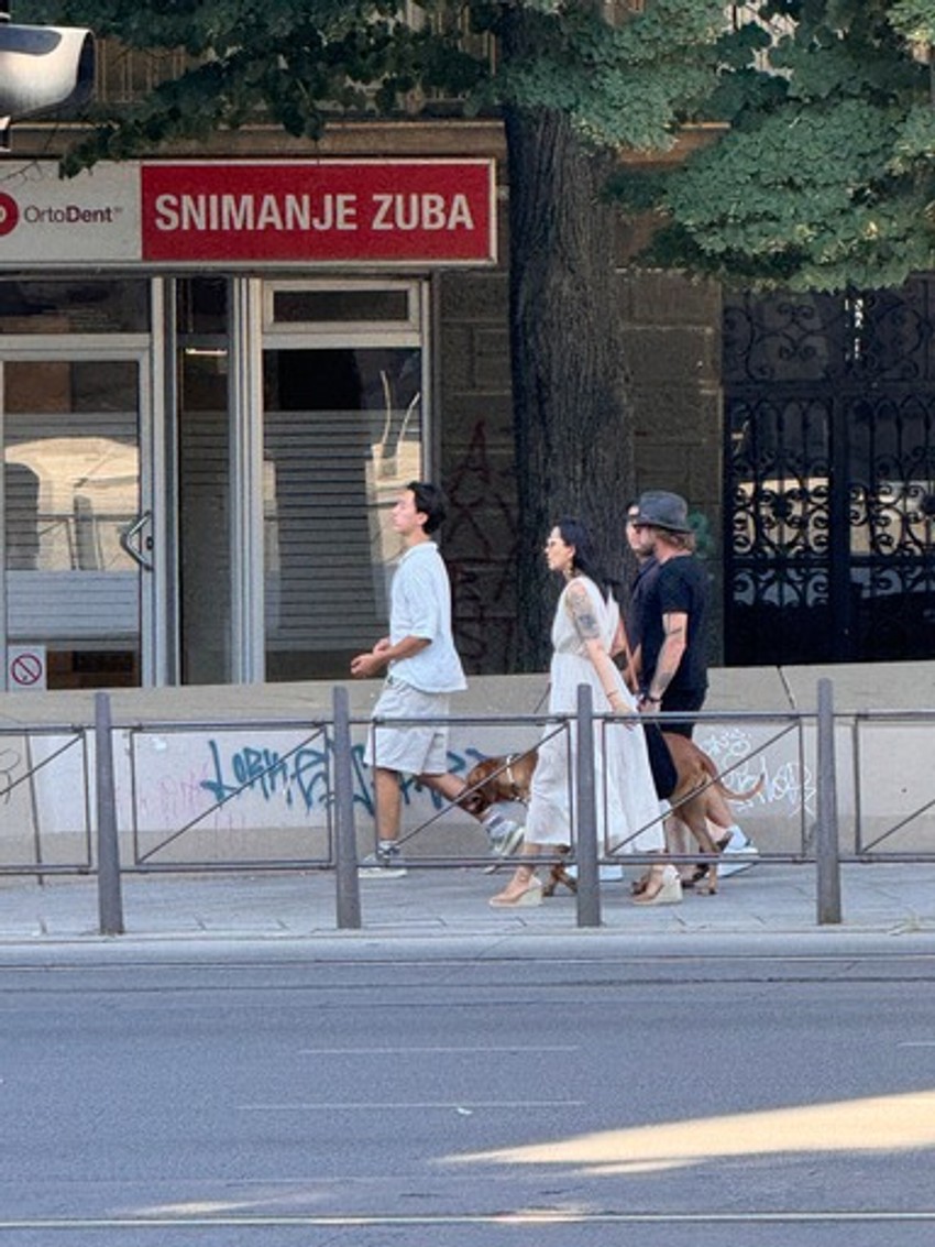 Elena sa Sinovima i dečkom