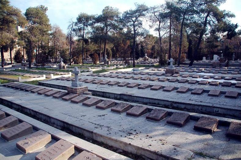 Polska kwatera na cmentarzu Dulab w Teheranie