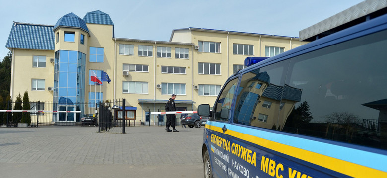 Atak terrorystyczny? Rosyjski trop? Konsulat w Łucku ostrzelany z granatnika. ZDJĘCIA