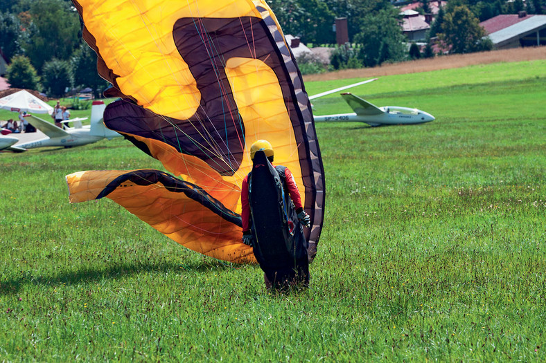 Sporty dla offroadowców: jak wybrać się na szybowce i paralotnie