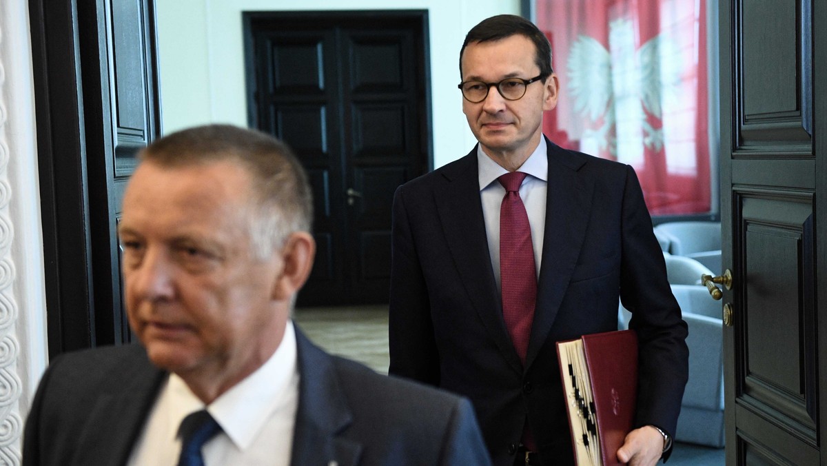 Marian Banaś jako Minister Finansów i premier Mateusz Morawiecki