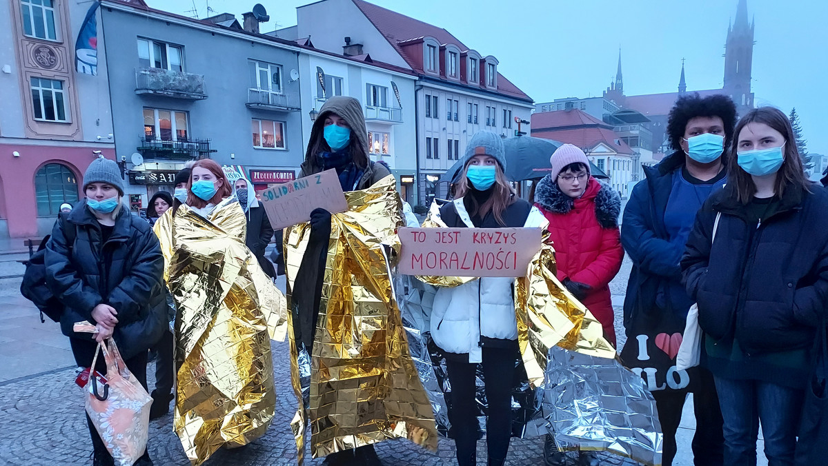 Na protest przyjechali też młodzi ludzie z Hajnówki i okolic