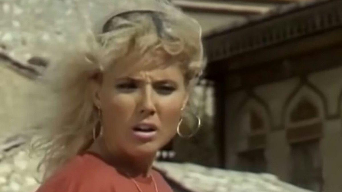Lepa Brena