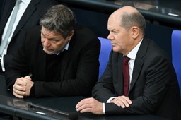 Niemiecka opozycja krytykuje Scholza za brak decyzji o dostarczeniu czołgów Ukrainie