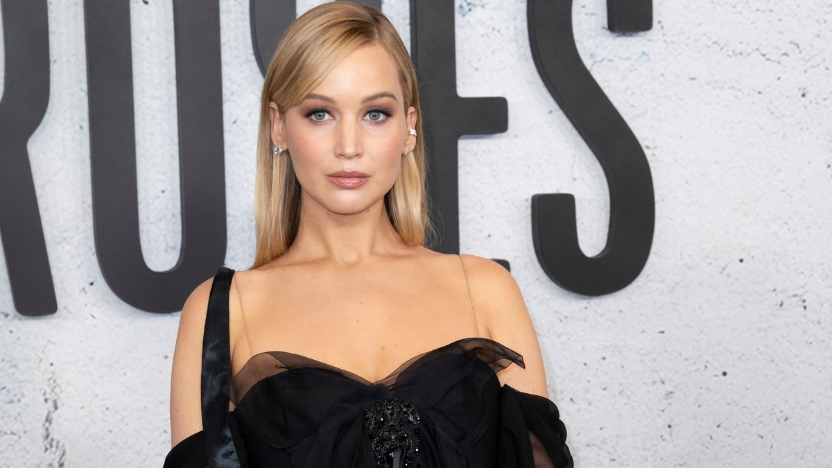 Jennifer Lawrence wychowuje "tęczowe dziecko". Po latach ujawniła prawdę - Plejada