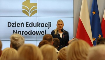 Ile naprawdę pracują nauczyciele? Fakty i mity o czasie pracy i zarobkach pedagogów