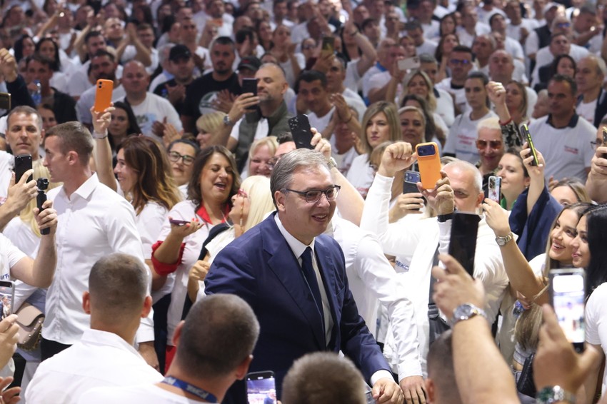Predizborni skup u Areni