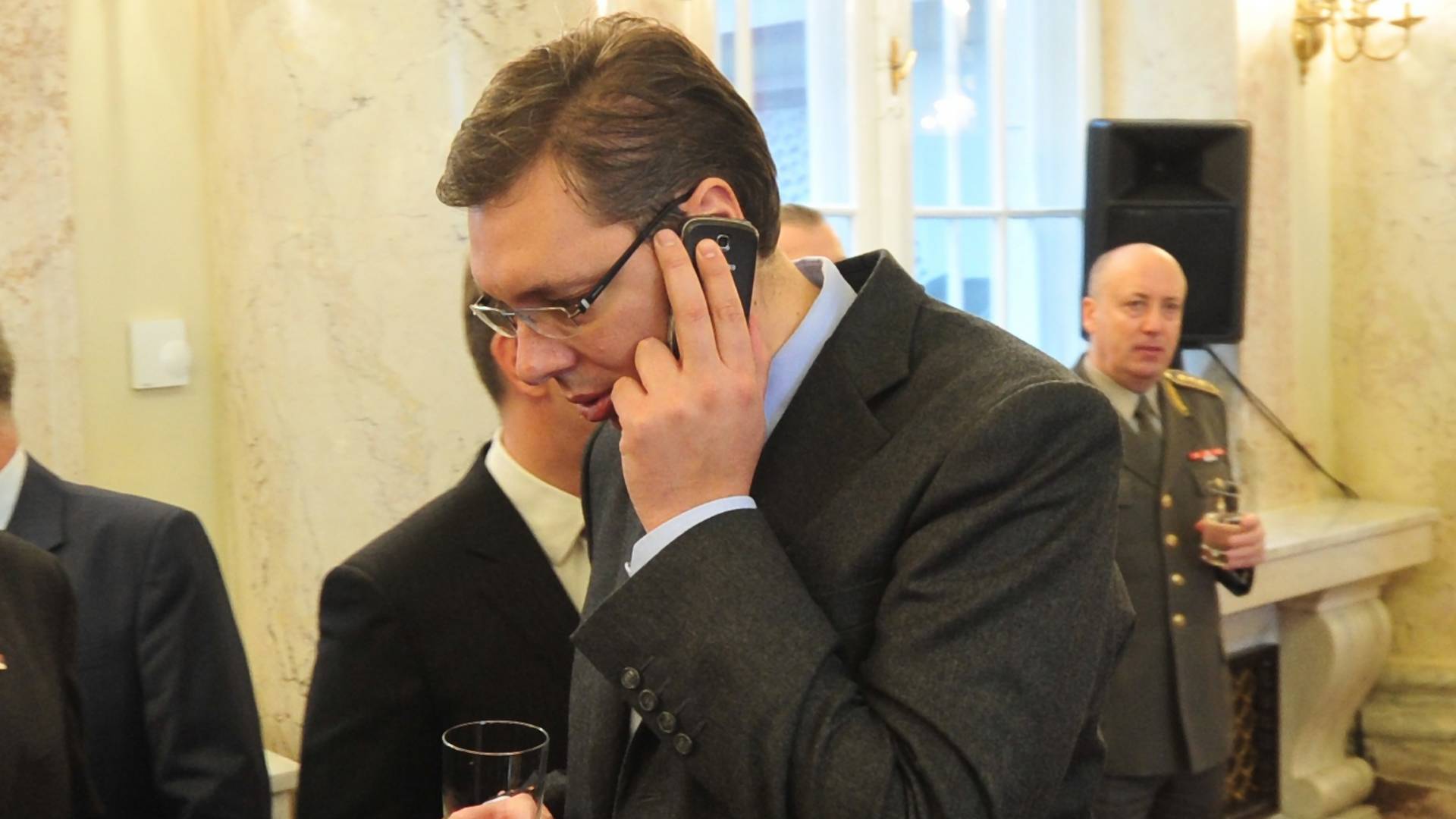 5 profila koje bi Aleksandar Vučić trebalo da zaprati na Instagramu