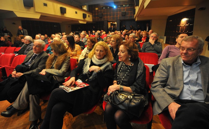 U publici: Svetlana Bojković, Neda Todorović, Bratislav Petković...