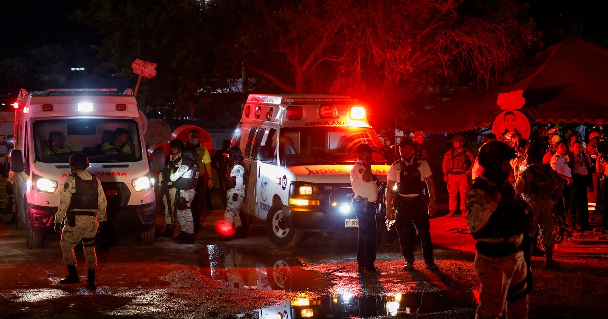 9 killed, 50 injured as stage collapses at Mexico election campaign event - Vimarsana News