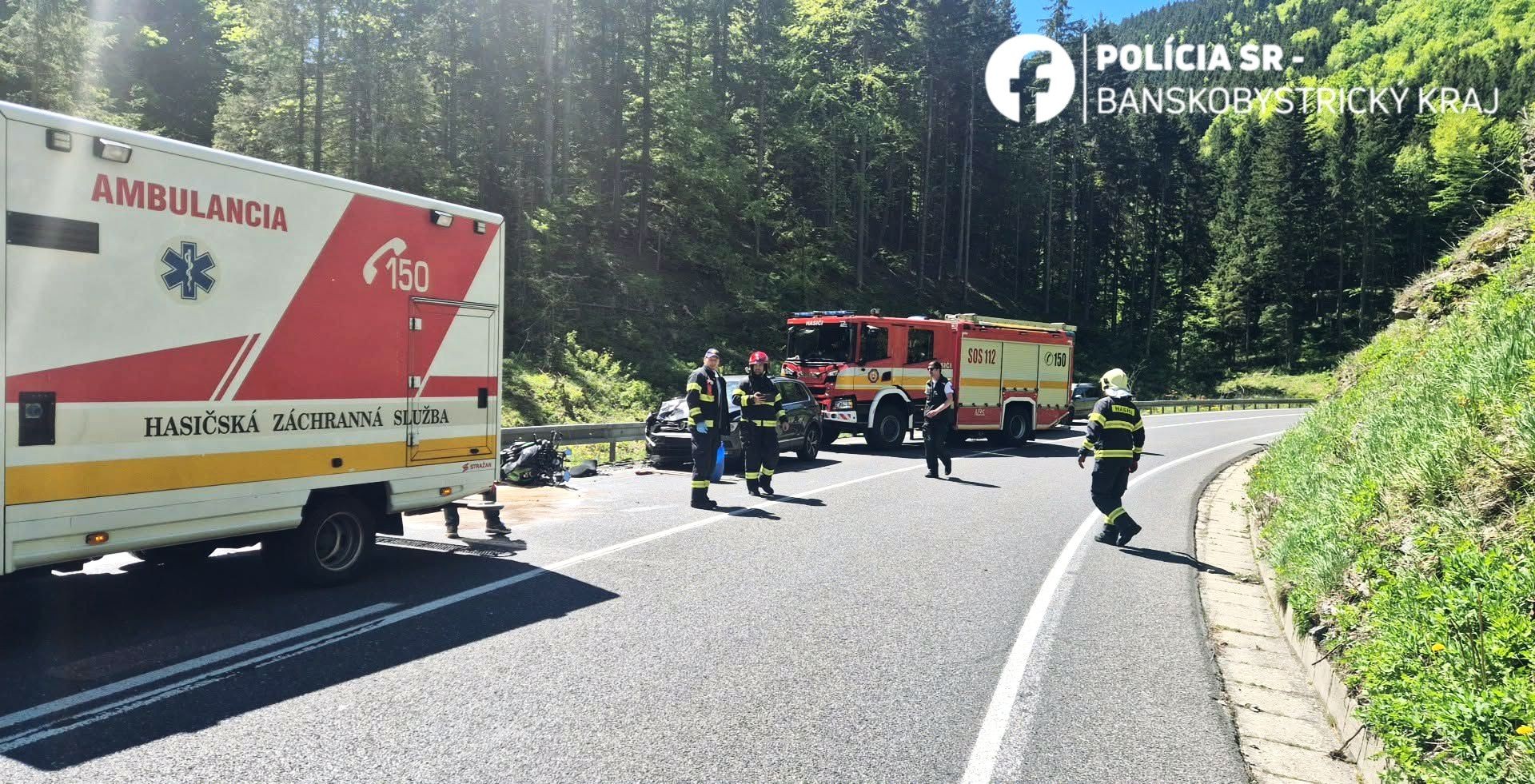 Pri dopravnej nehode na Donovaloch sa zranil 48-ročný motocyklista. 