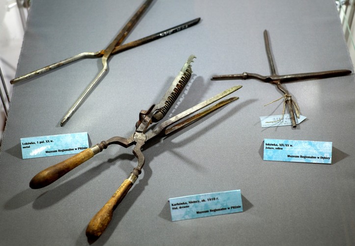 AKCESORIA DAWNEJ PERFEKCYJNEJ PANI DOMU