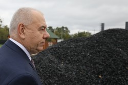 Opozycja: To rząd obiecał węgiel za 900 zł. Sasin: Niech samorządy "się nie migają"
