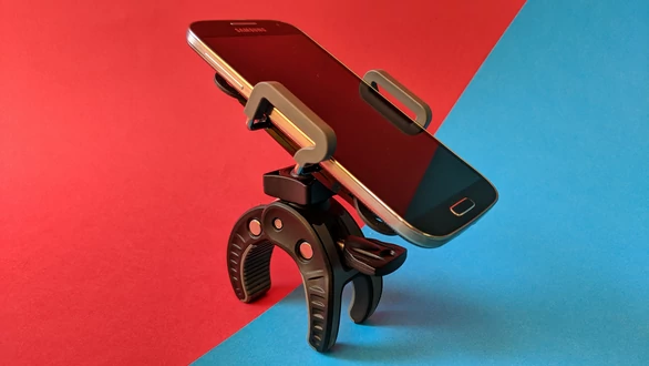 iPhone Fahrradhalterung behält das iPhone im Blick und die Hände
