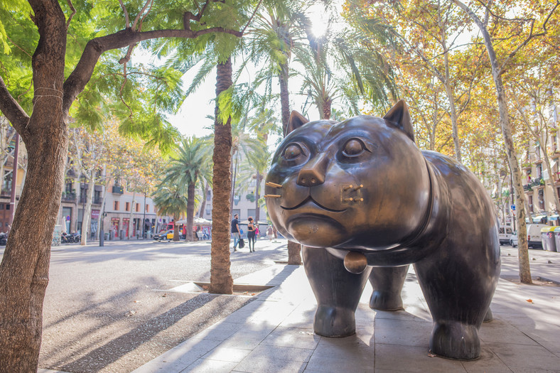 El Ghat (Kot), jedna z najbardziej znanych rzeźb Fernando Botero, Barcelona