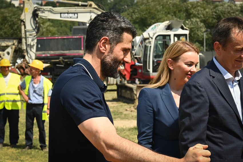 Aleksandar Šapić položio kamen temeljac