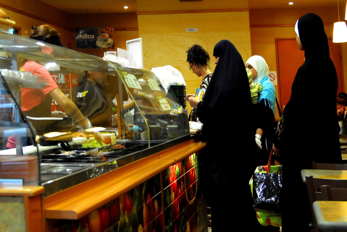 Muzułmanki w sklepie w Marsylii