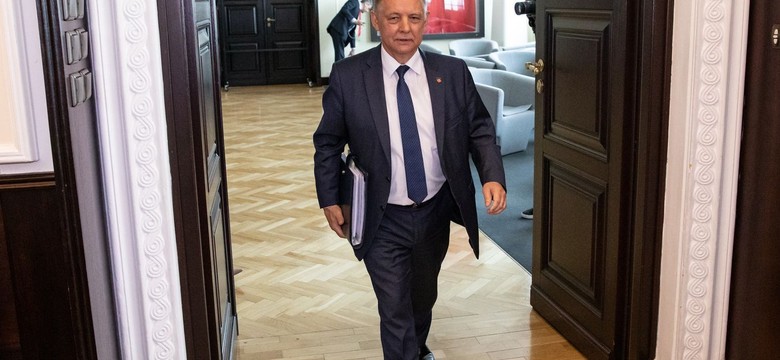 Prezes NIK ani myśli o dymisji. Gowin komentuje sprawę Banasia [WIDEO]