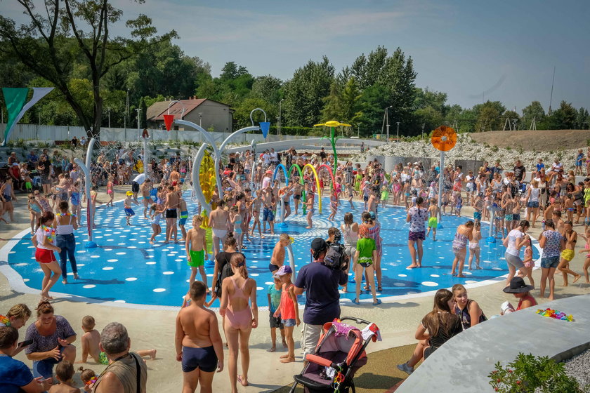 IMGW ostrzega przed gradem, burzami i temperaturami powyżej 40 st. C