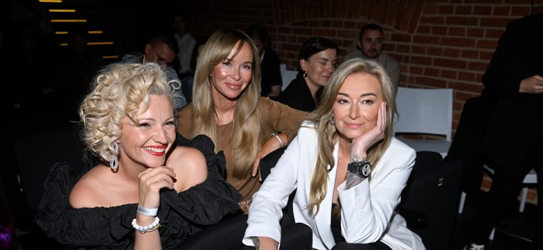 Paparazzi przyłapali Martynę Wojciechowską na plaży. Podróżniczka ostro zareagowała [FOTO]