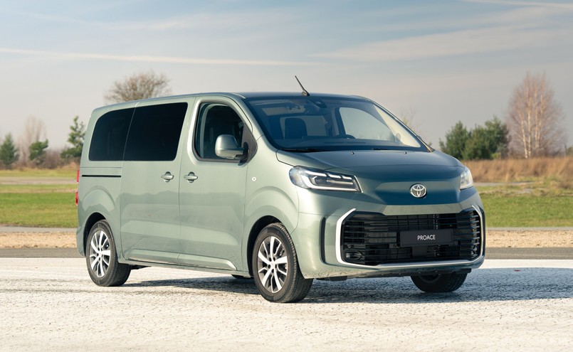 Toyota Proace Verso z nowym silnikiem 2.2 D-4D