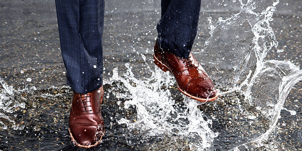 Combatant Gentleman's brown cap toe lace-up Oxford shoes.