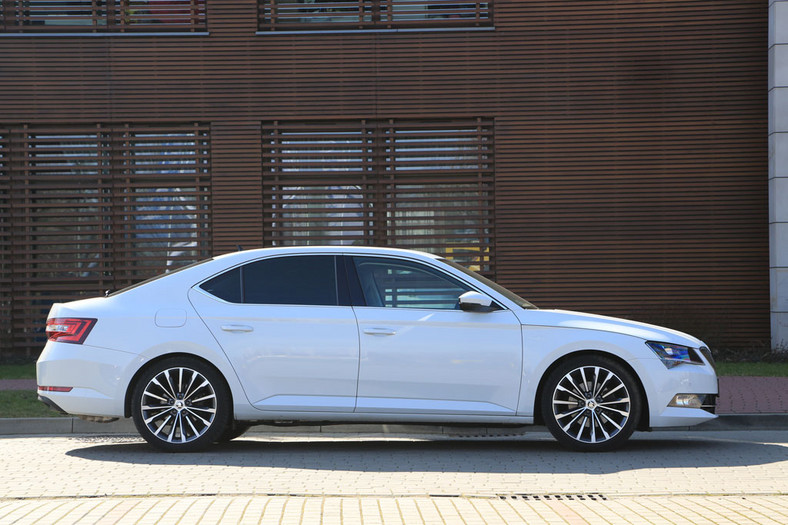 Renault Talisman kontra Skoda Superb - z ambicjami do klasy premium