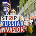 Japonia nakłada nowe sankcje na Rosję i zapowiada stopniowe odcięcie się od rosyjskiej ropy