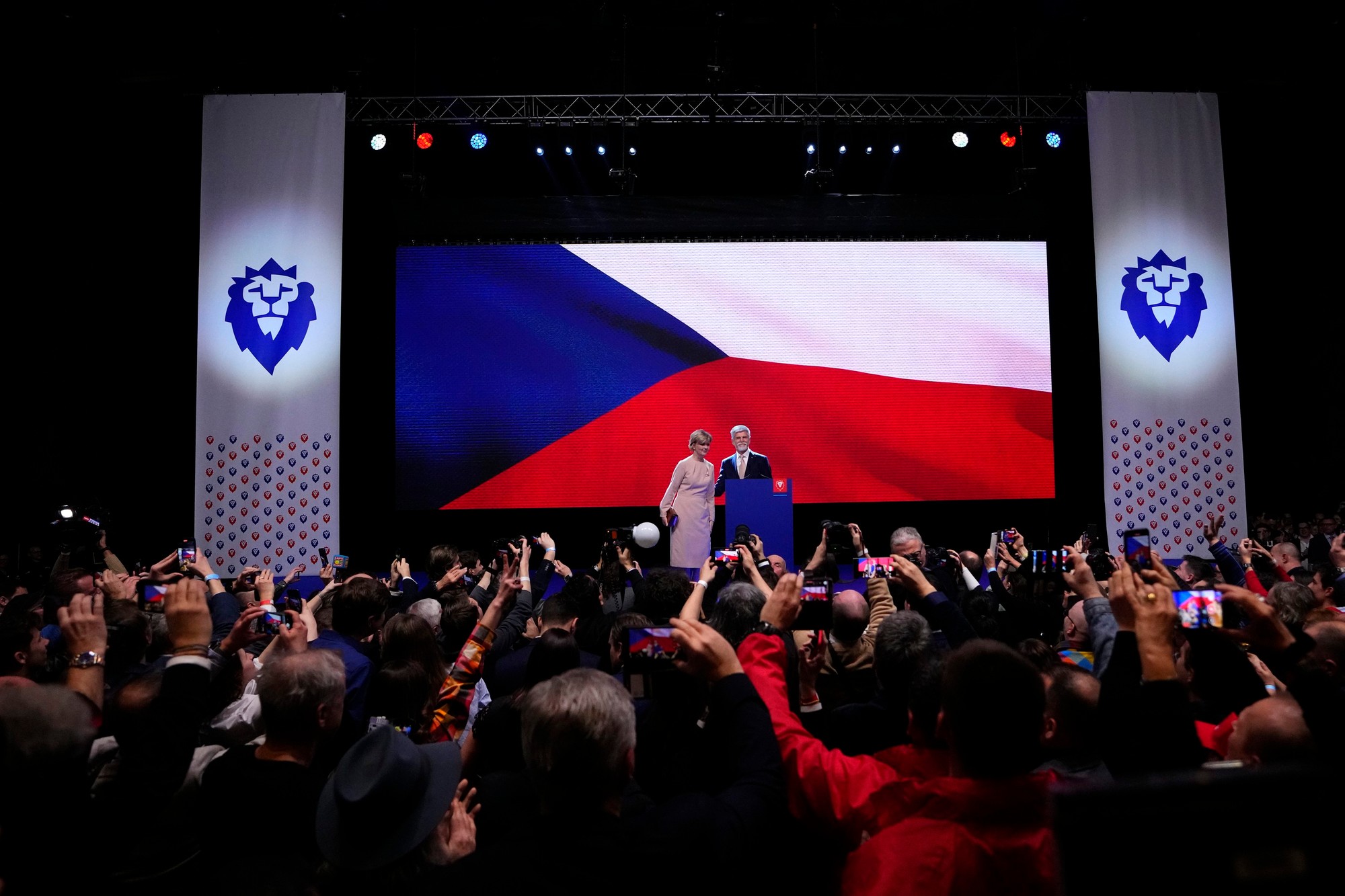 Nový český prezident a bývalý náčelník generálneho štábu Petr Pavel s manželkou Evou. 
