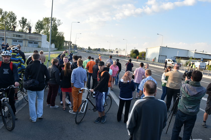 Wyburzenie komina przy Trasie Łódź Górna 