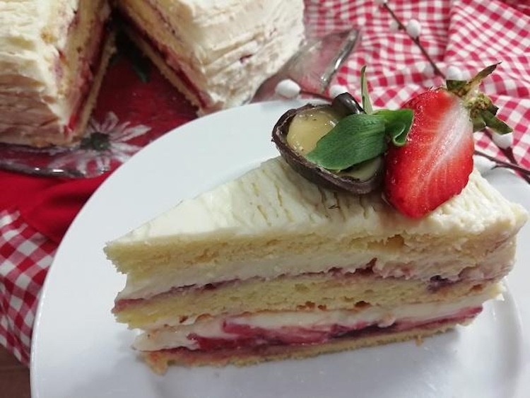 Hrnčeková veľkonočná torta.