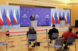 Zarabiasz do 12800 miesięcznie i stracisz na Polskim Ładzie? Premier: Wtedy rozliczenie jak 2021 r.