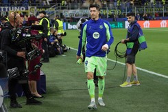 Lewandowski i Szczęsny zostają w Barcelonie? To nie jest przesądzone