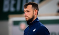 Trener Sierzputowski: Trawa nie jest priorytetem dla Świątek