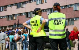 Straż miejska kontra kierowcy. Co może strażnik?