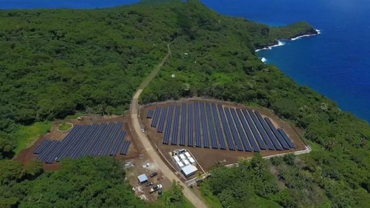 Tesla i SolarCity wspólnie stworzyły "idealnie zieloną wyspę"