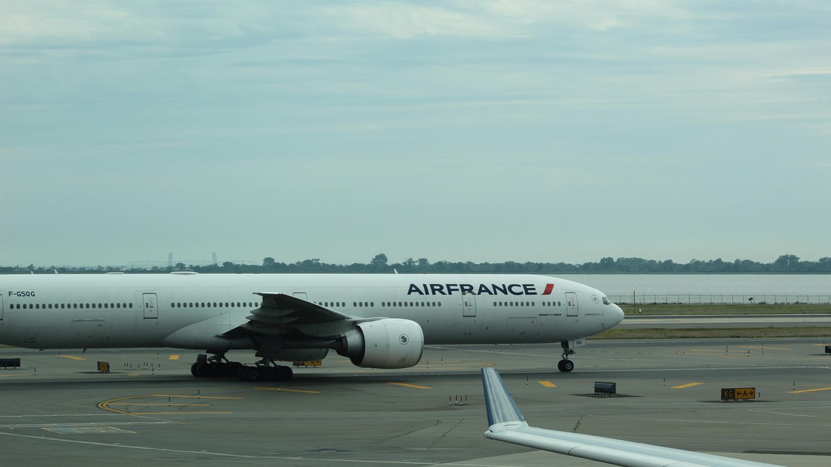 Bukarest helyett Budapesten szállt le az AirFrance egyik gépe