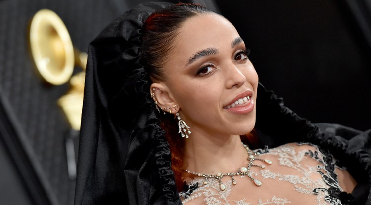 Szexmunkások veszik át FKA twigs Instáját: így hívja fel a figyelmet arra, hogy munka nélkül maradtak a pandémia miatt