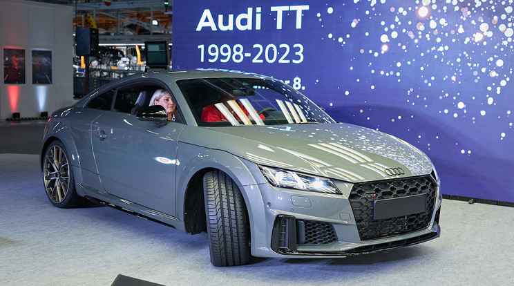 Az Audi TT fejlesztése 1994 szeptemberében a kaliforniai Audi Design Centerben kezdődött meg. A TT-t első alkalommal, koncepcióautóként, az 1995-ös frankfurti Motor Show-n mutatták be. / Fotó: Audi Hungaria