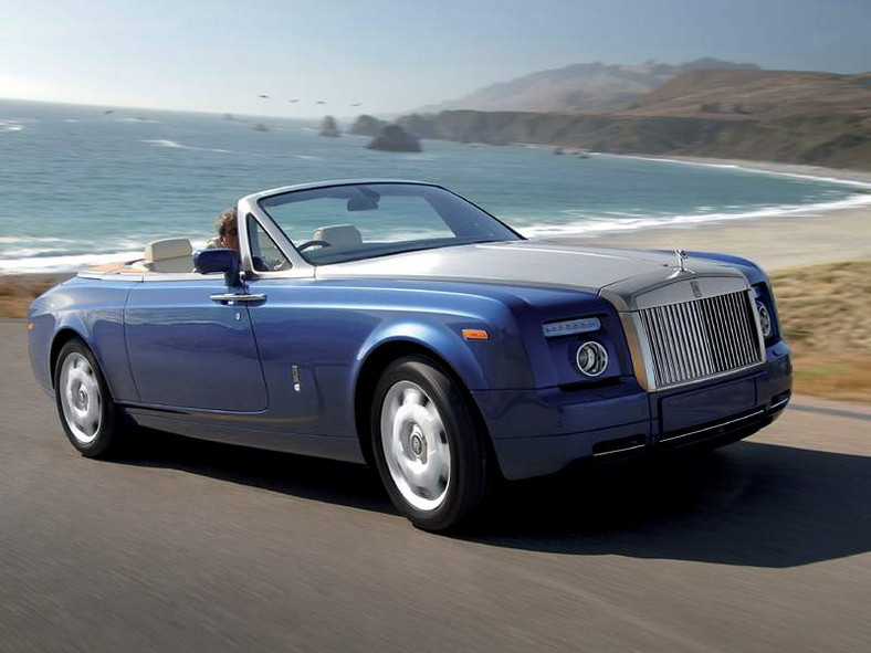 Pierwsze egzemplarze Rolls-Royce Phantom Drophead Coupe w drodze do swoich właścicieli