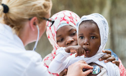 Dlaczego zatwierdzenie szczepionki na malarię to przełomowy moment? [WYJAŚNIAMY]