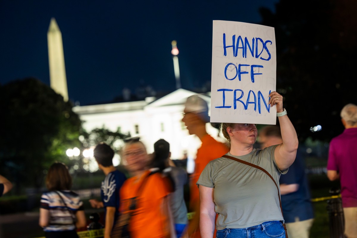 Protesty przed Białym Domem po ataku USA na Iran