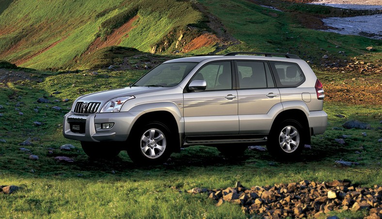 Czy Toyota Land Cruiser 120 ma same zalety?